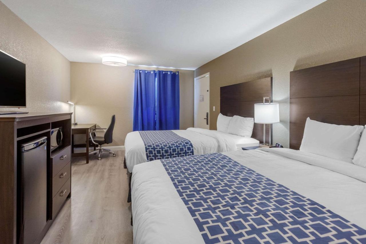 Rodeway Inn & Suites Ontario Extérieur photo