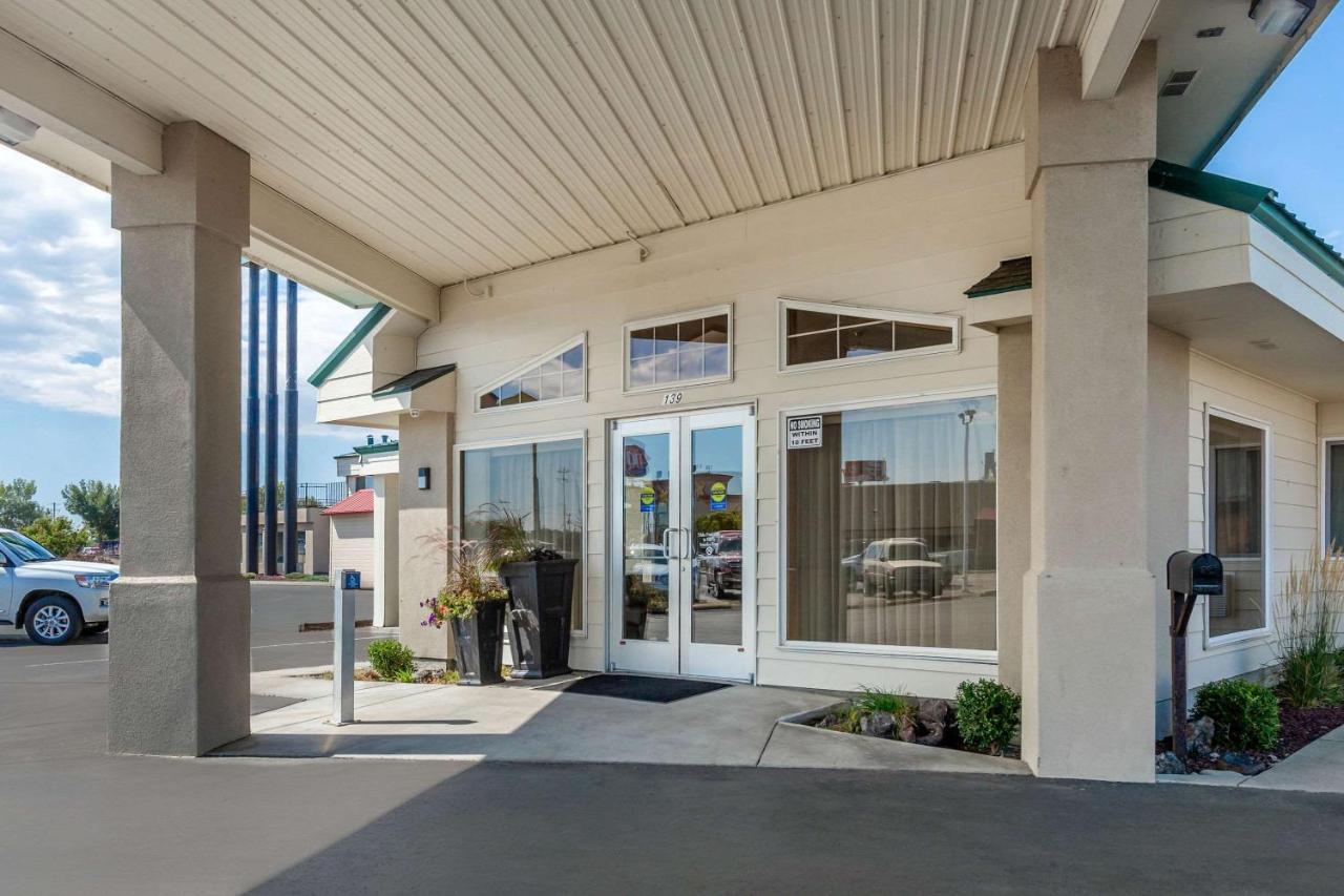 Rodeway Inn & Suites Ontario Extérieur photo