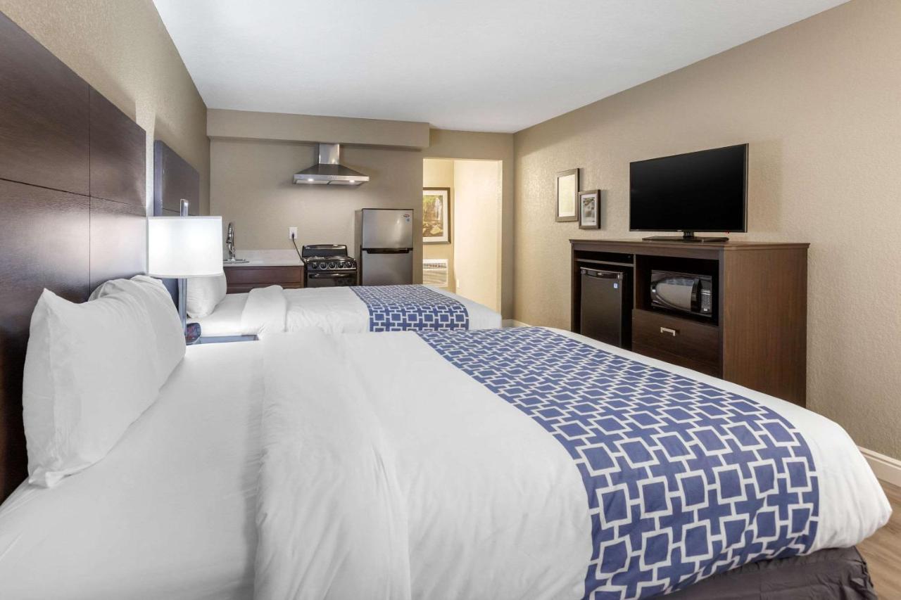Rodeway Inn & Suites Ontario Extérieur photo