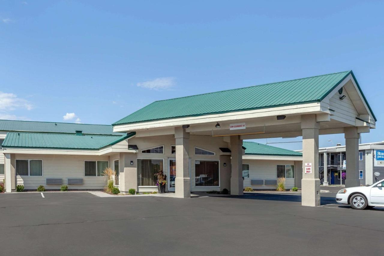 Rodeway Inn & Suites Ontario Extérieur photo